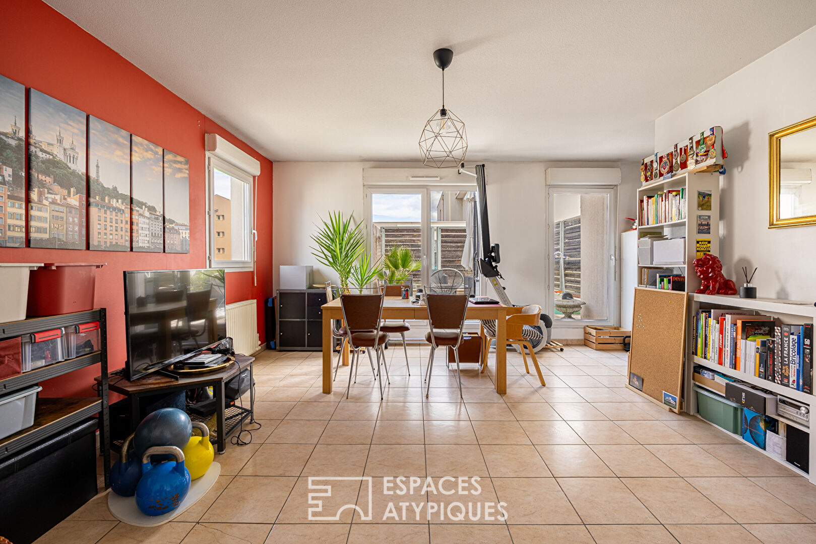 Charming top floor with terrace, on the edge of Villeurbanne