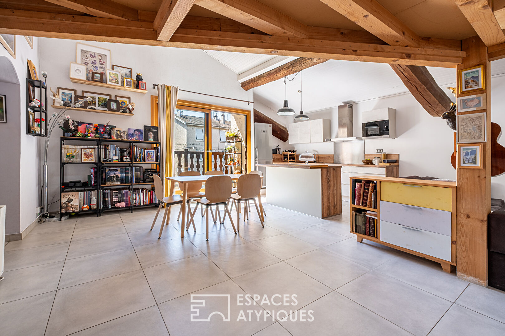Maison de village en plein centre de Miribel