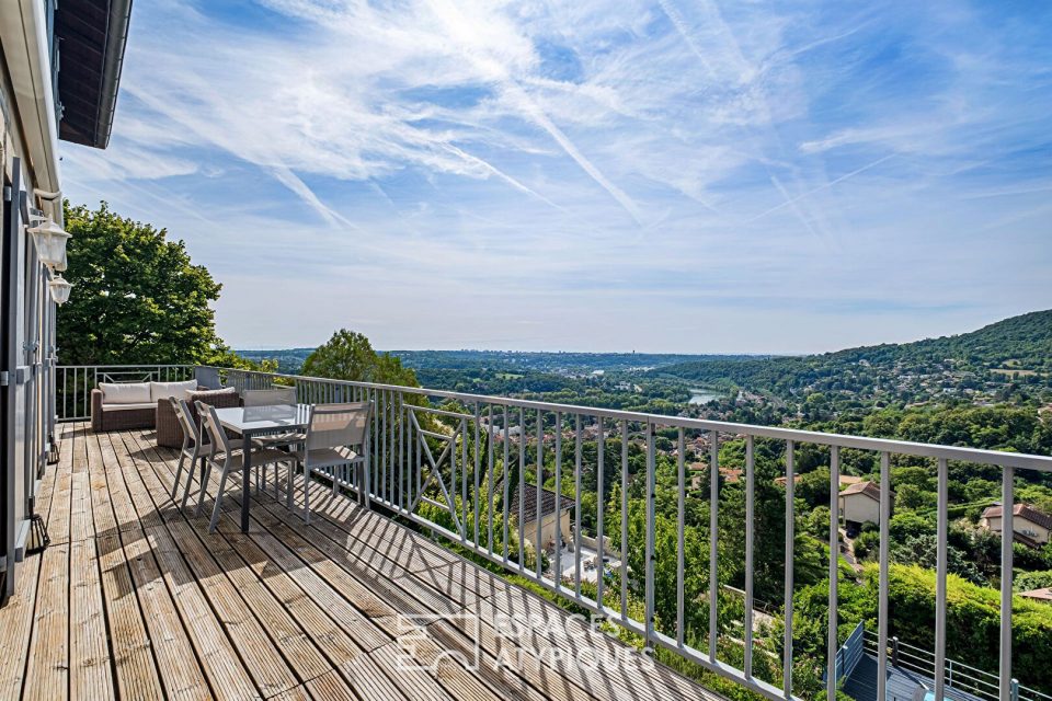Maison avec piscine et vue imprenable