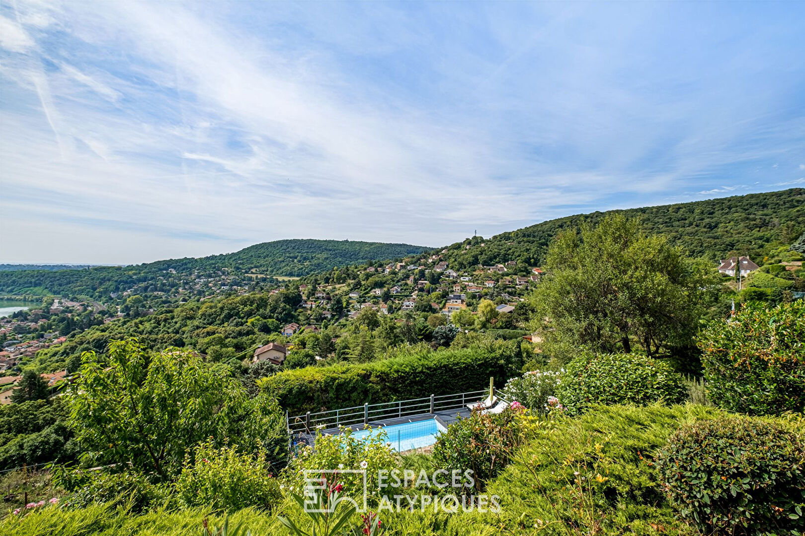 Maison avec piscine et vue imprenable