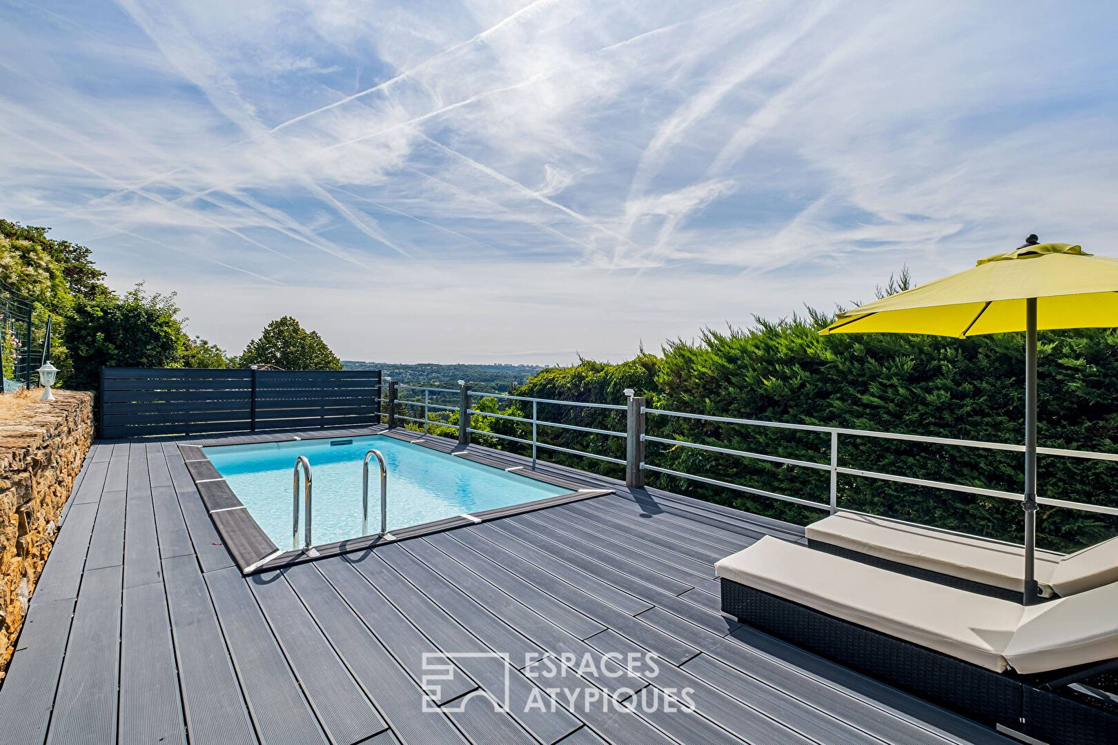 Maison avec piscine et vue imprenable