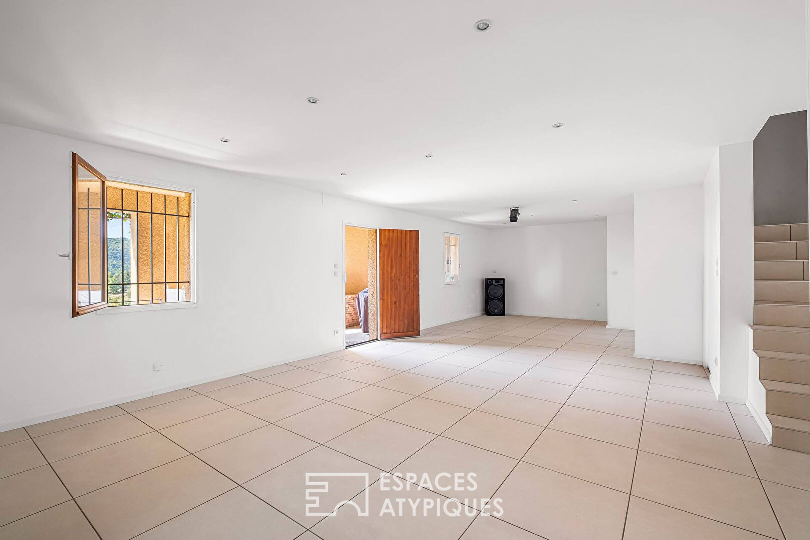 Maison avec piscine et vue imprenable