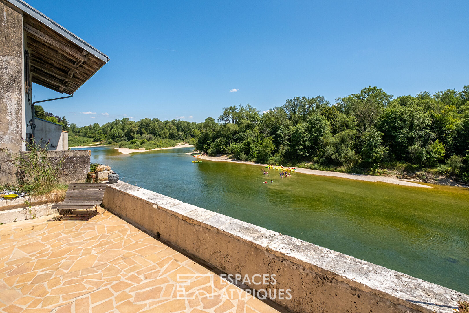 Maison de village pleine de charme avec accès privé a la rivière de l’Ain