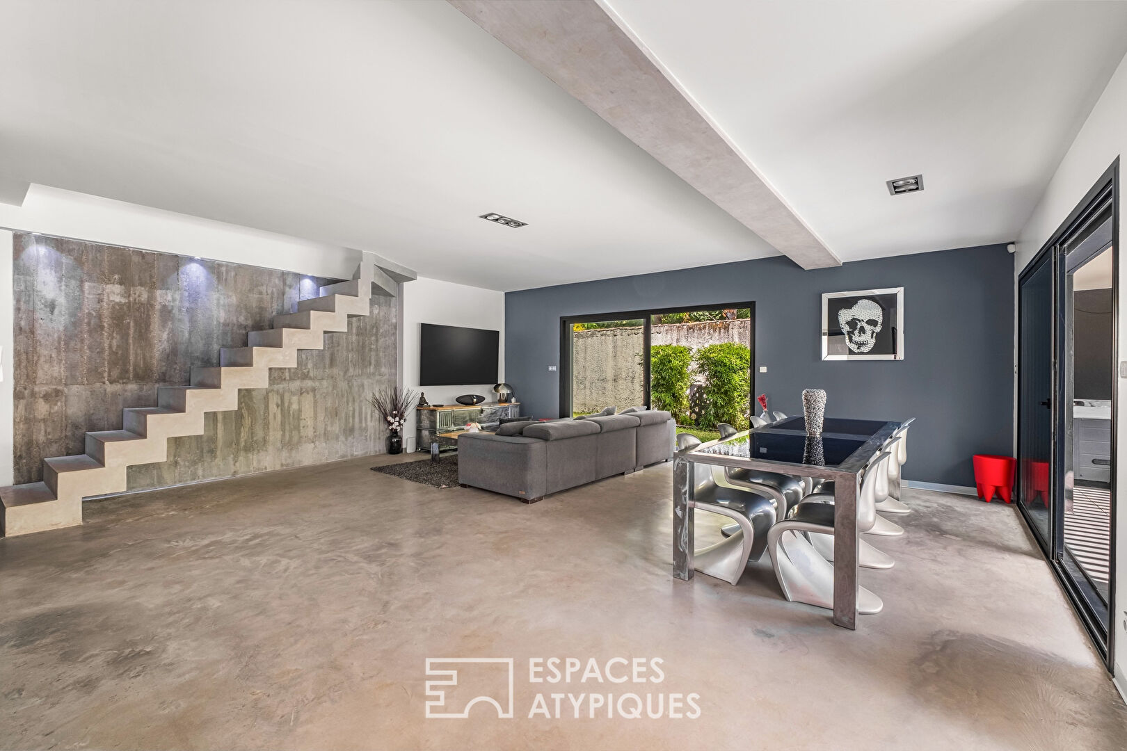 Maison contemporaine avec piscine