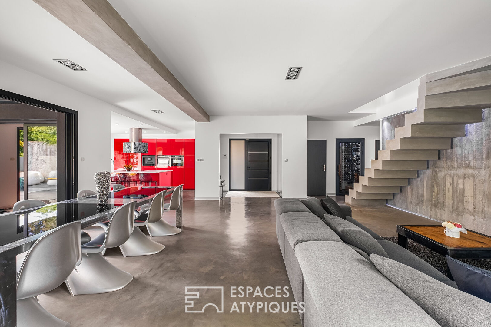 Maison contemporaine avec piscine