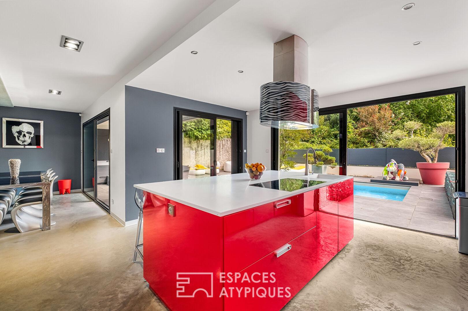 Maison contemporaine avec piscine