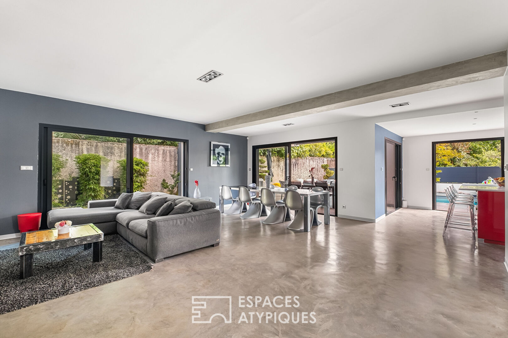 Maison contemporaine avec piscine