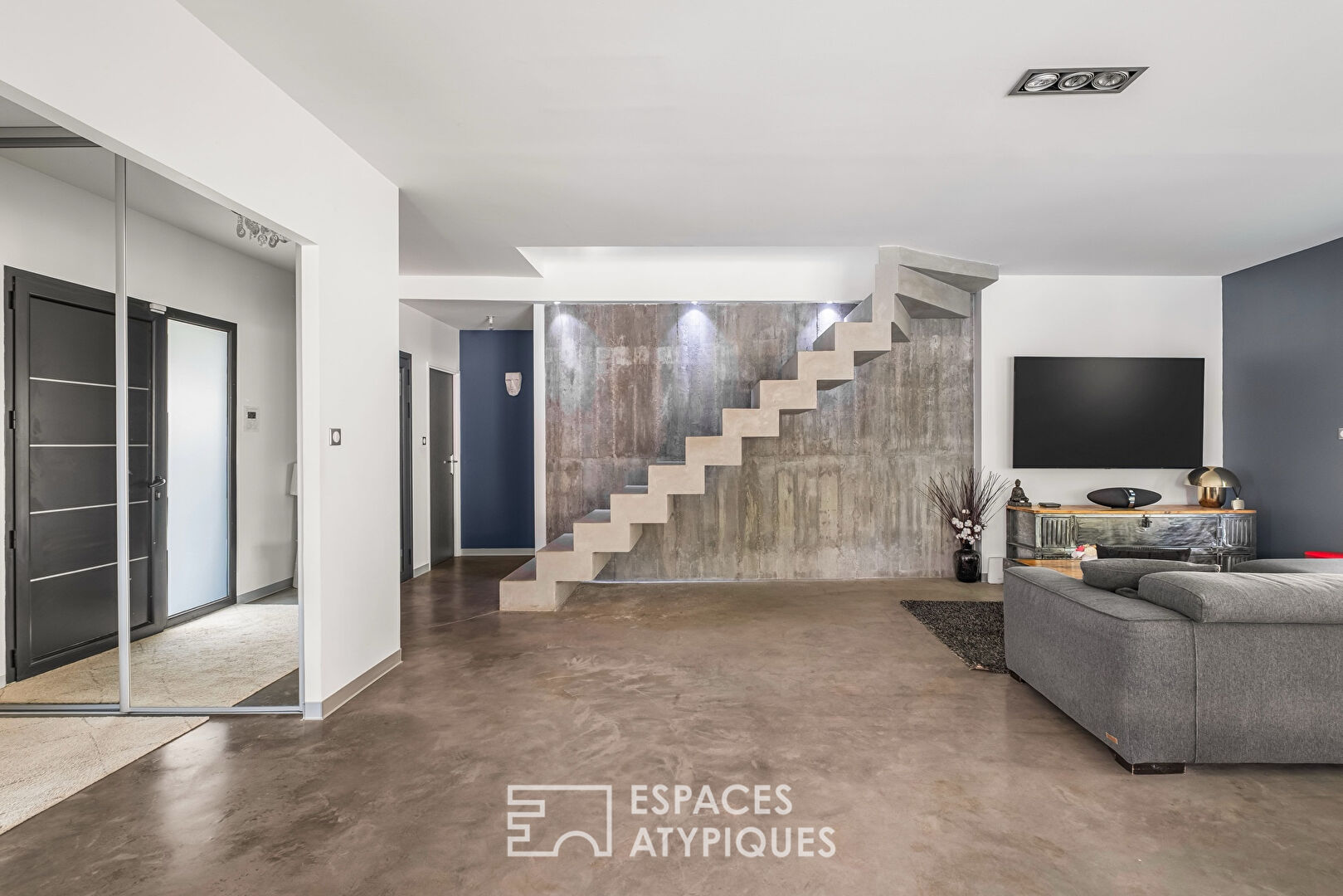 Maison contemporaine avec piscine