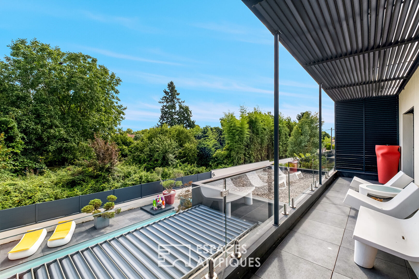Maison contemporaine avec piscine