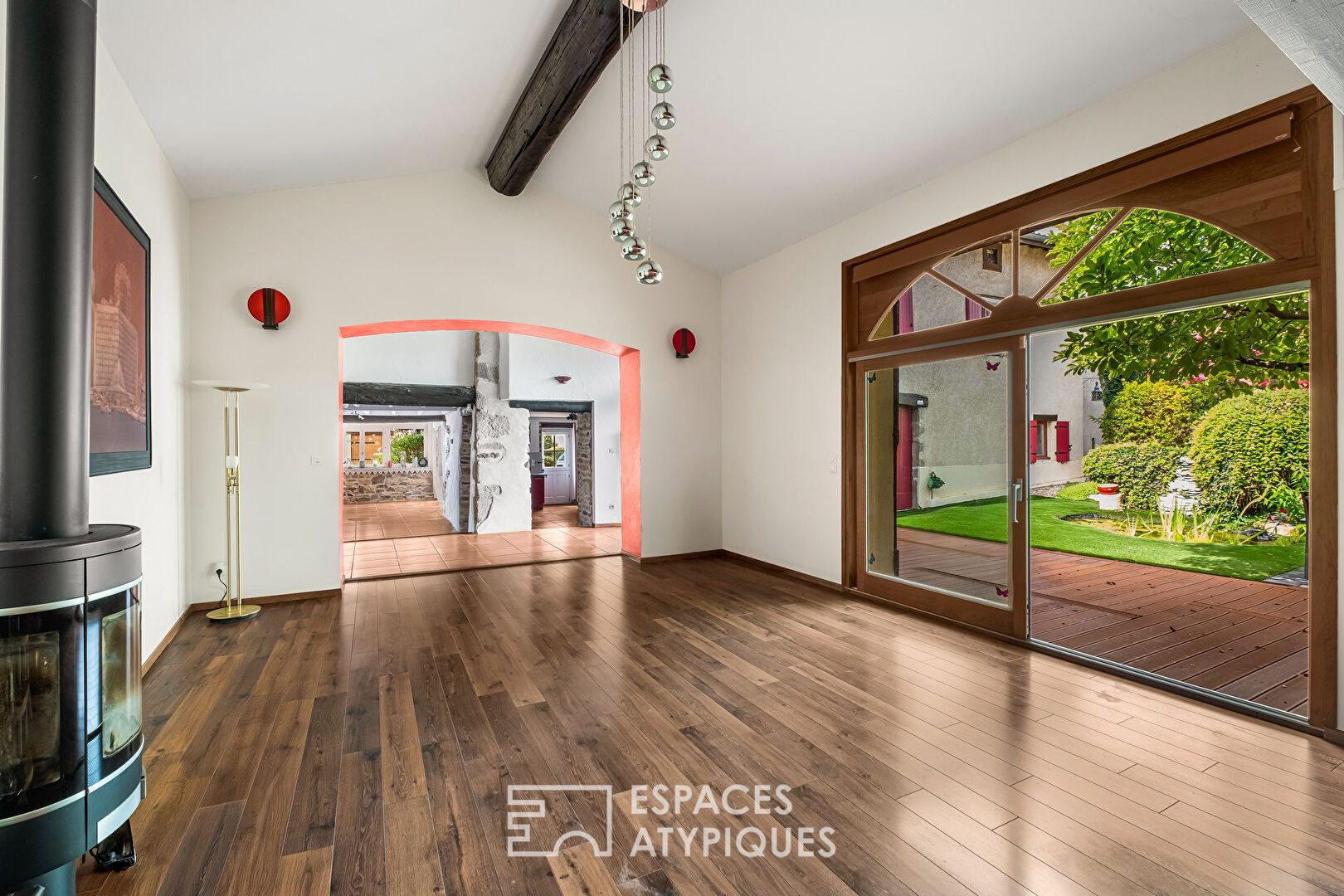 Old renovated farmhouse with swimming pool