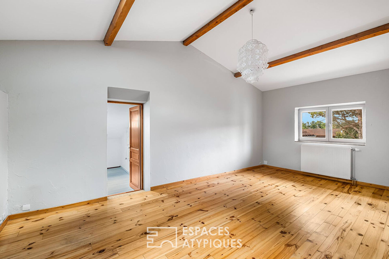 Old renovated farmhouse with swimming pool