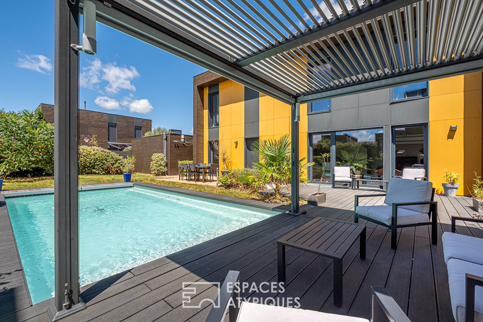 Maison BBC avec jardin et piscine