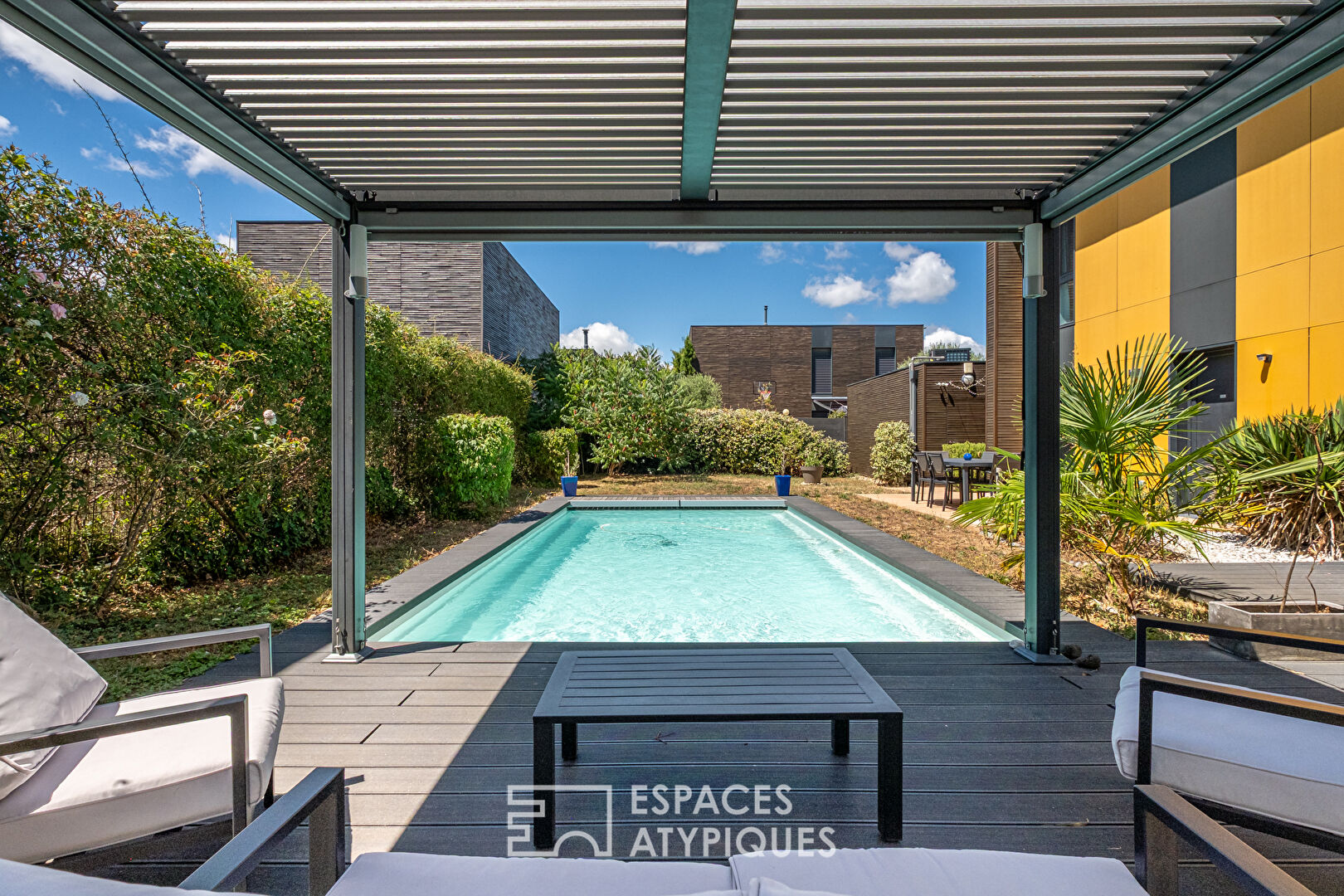 Maison BBC avec jardin et piscine