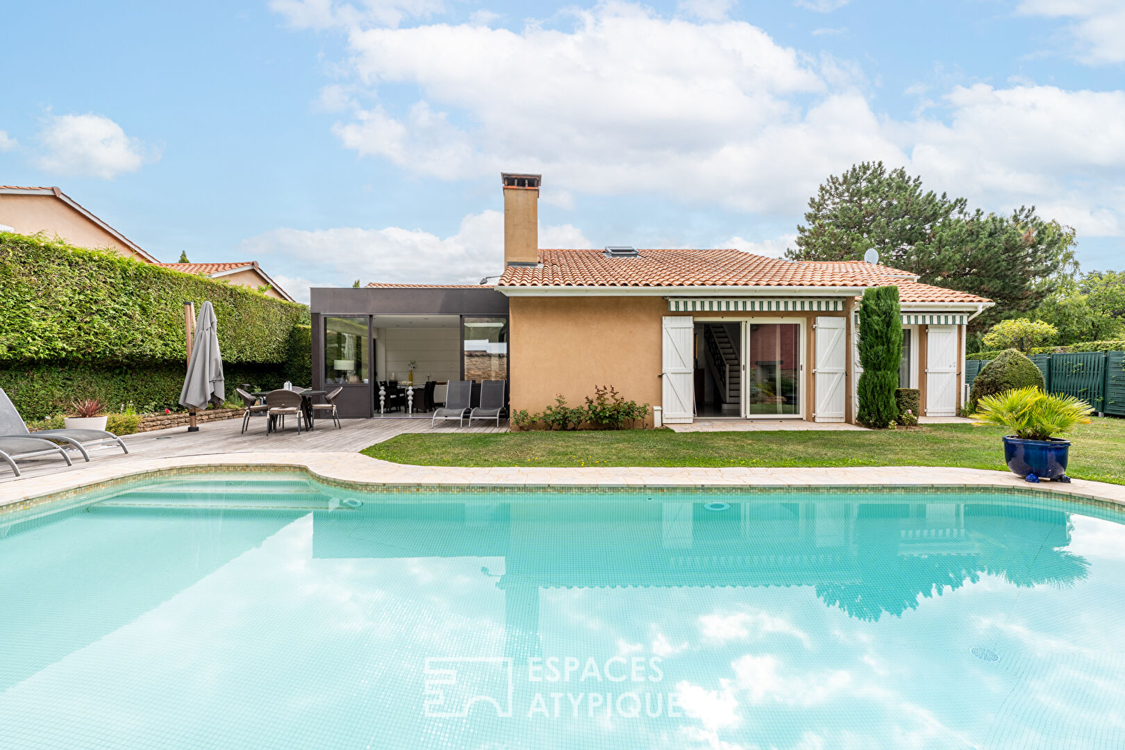 Maison rénovée avec piscine