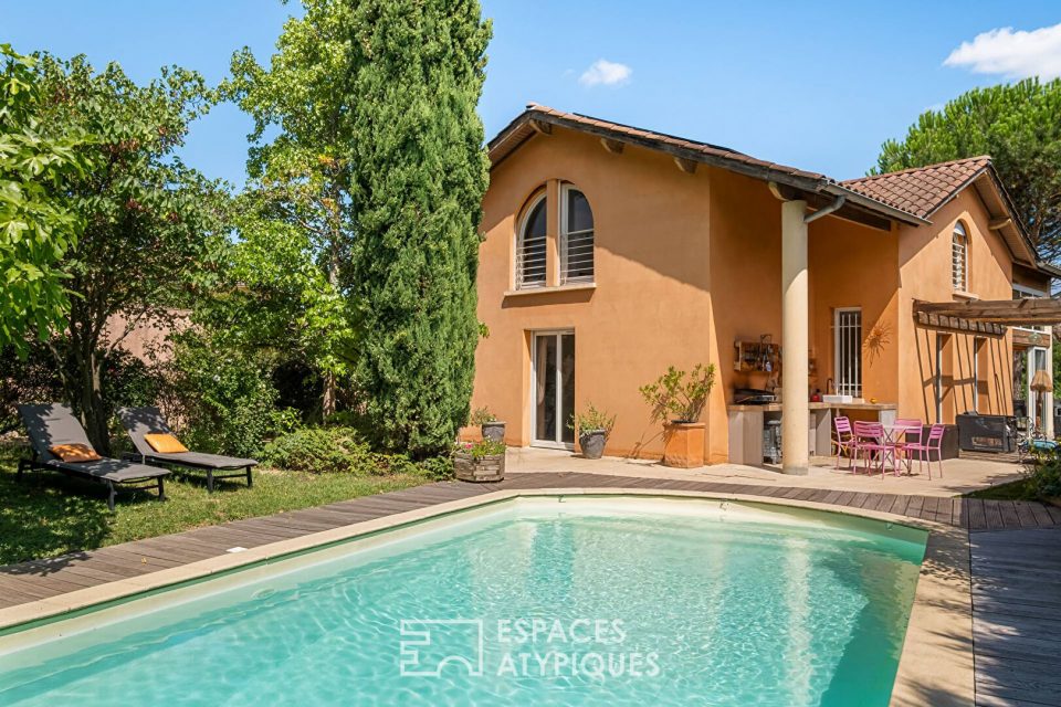 Maison d'architecte avec piscine au calme dans secteur résidentiel