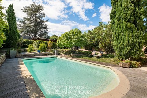Architect-designed house with swimming pool in a quiet residential area