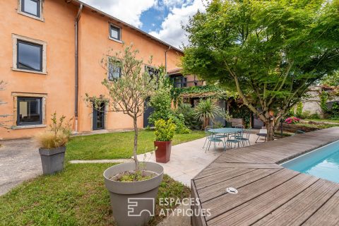 Renovated old farmhouse with swimming pool and independent studio