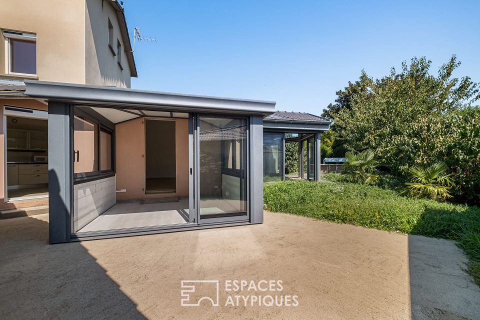 Maison moderne avec piscine
