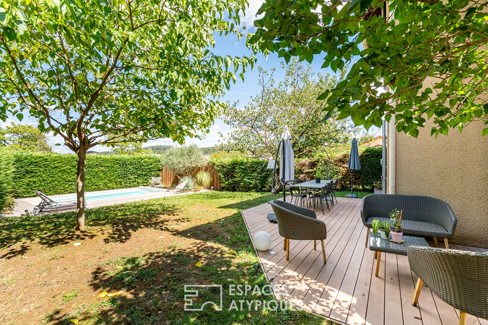 Maison familiale rénovée avec piscine