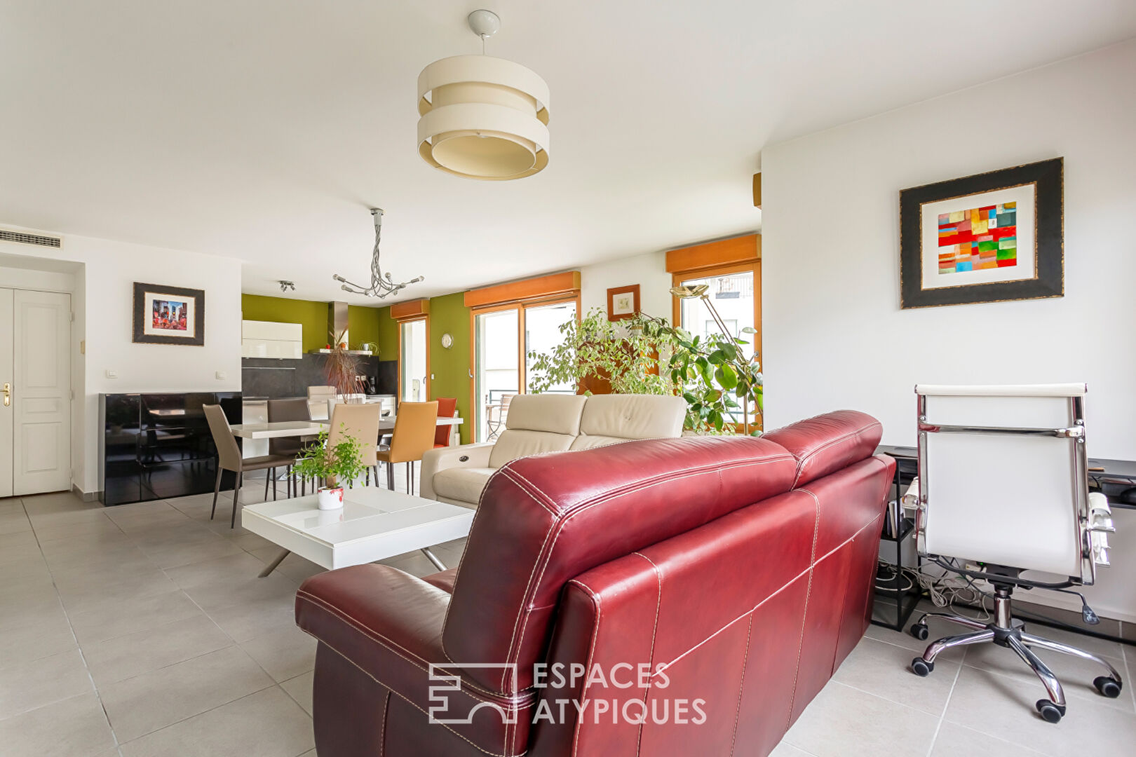 Appartement avec terrasse et triple garage