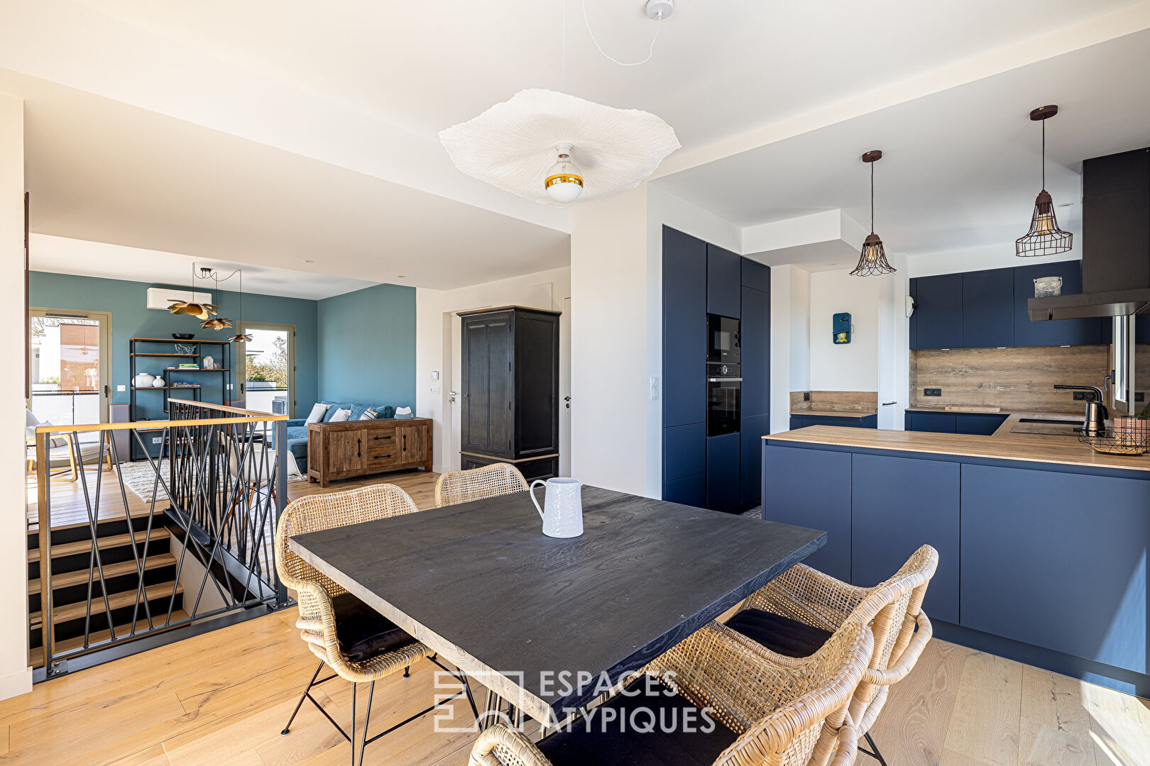 Top-floor duplex with terrace and breathtaking view of the Fourvière Basilica