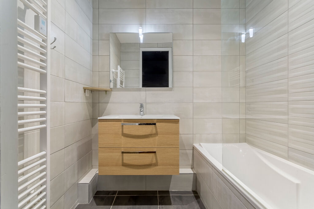 Apartment renovated by architect in Foch