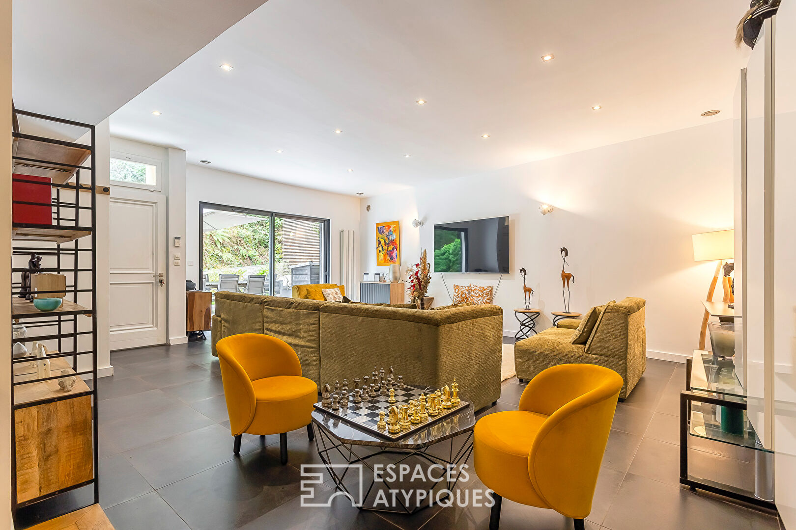 Appartement rénové dans un ancien moulin avec terrasse