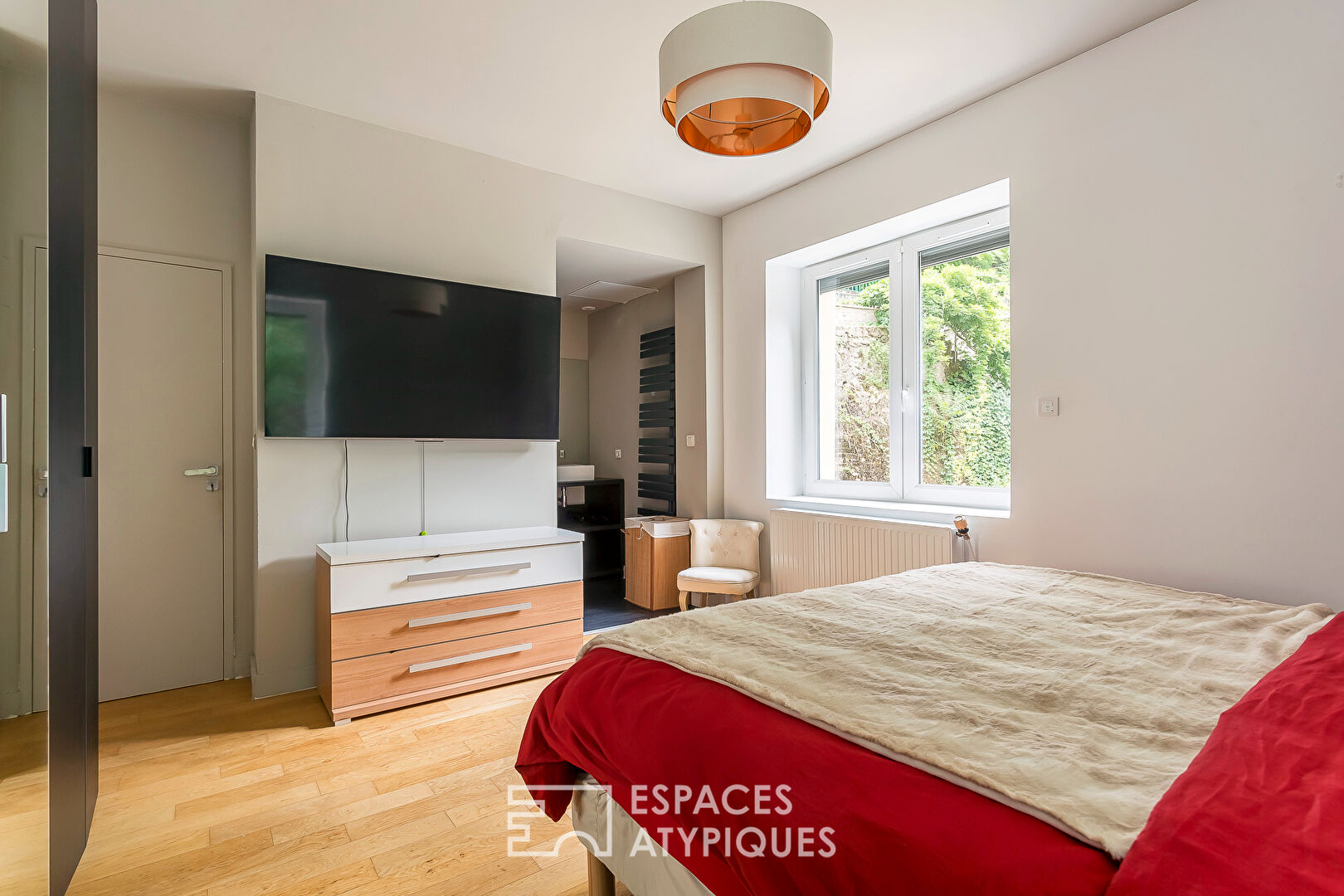 Appartement rénové dans un ancien moulin avec terrasse