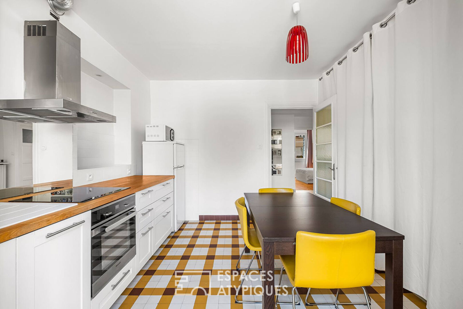 Apartment with balcony in the Monplaisir district