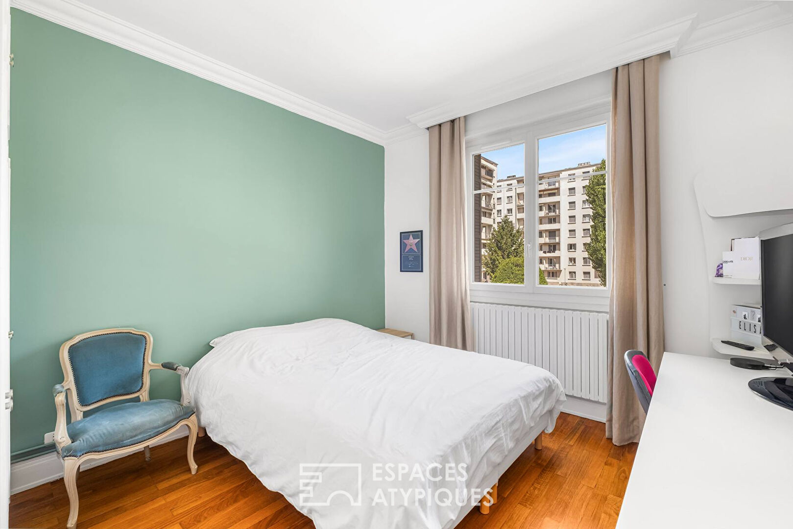 Apartment with balcony in the Monplaisir district