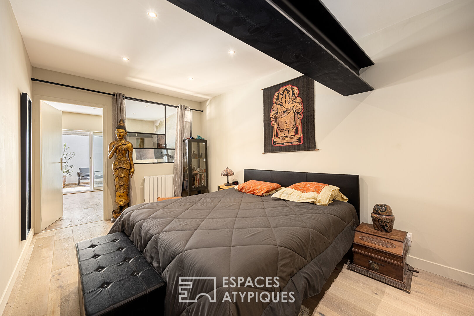 Loft dans une ancienne fabrique de poupées avec terrasse