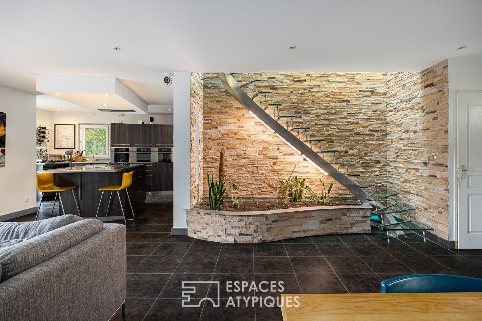 Maison familiale avec piscine à deux pas de la gare d’Alaï
