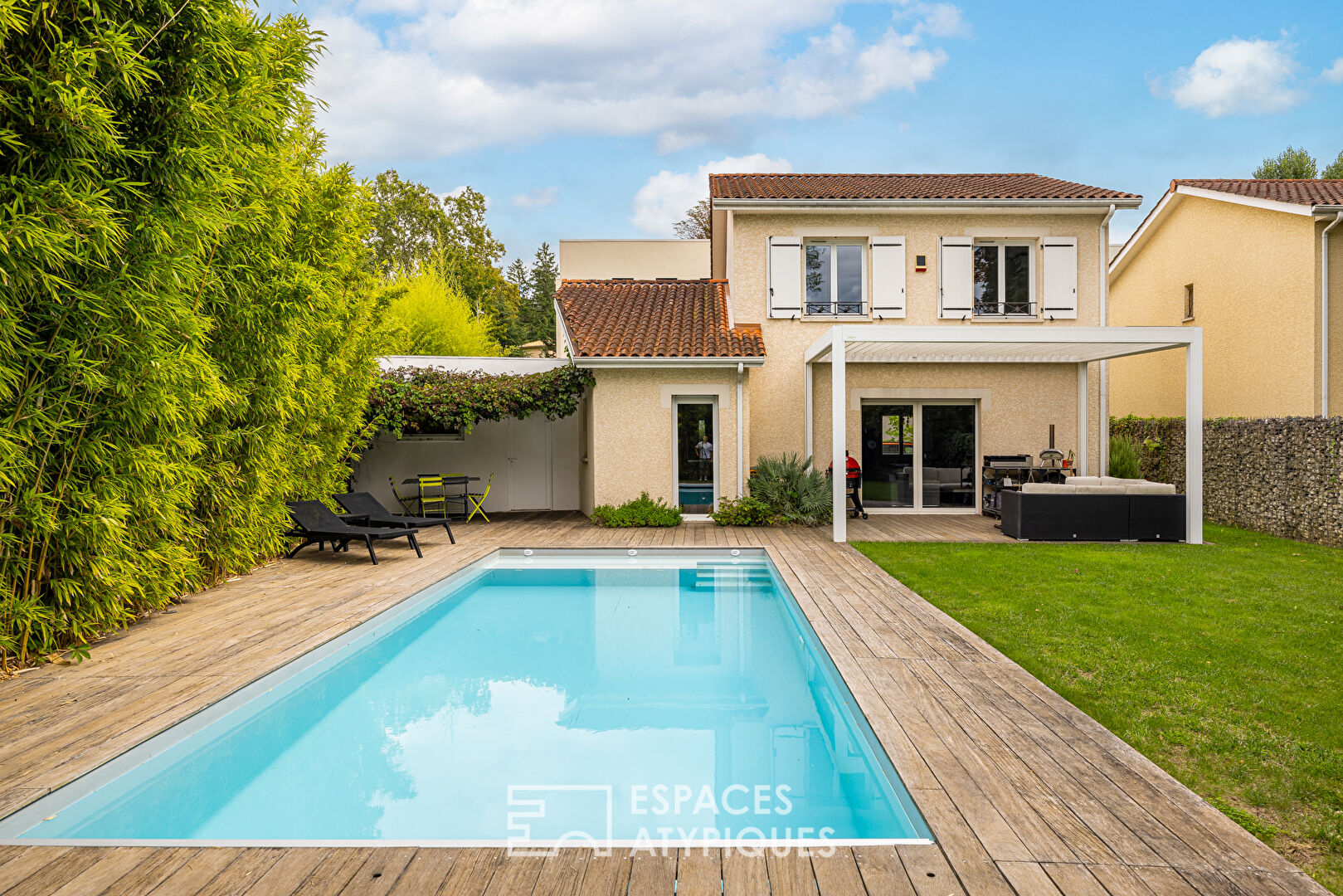 Maison familiale avec piscine à deux pas de la gare d’Alaï