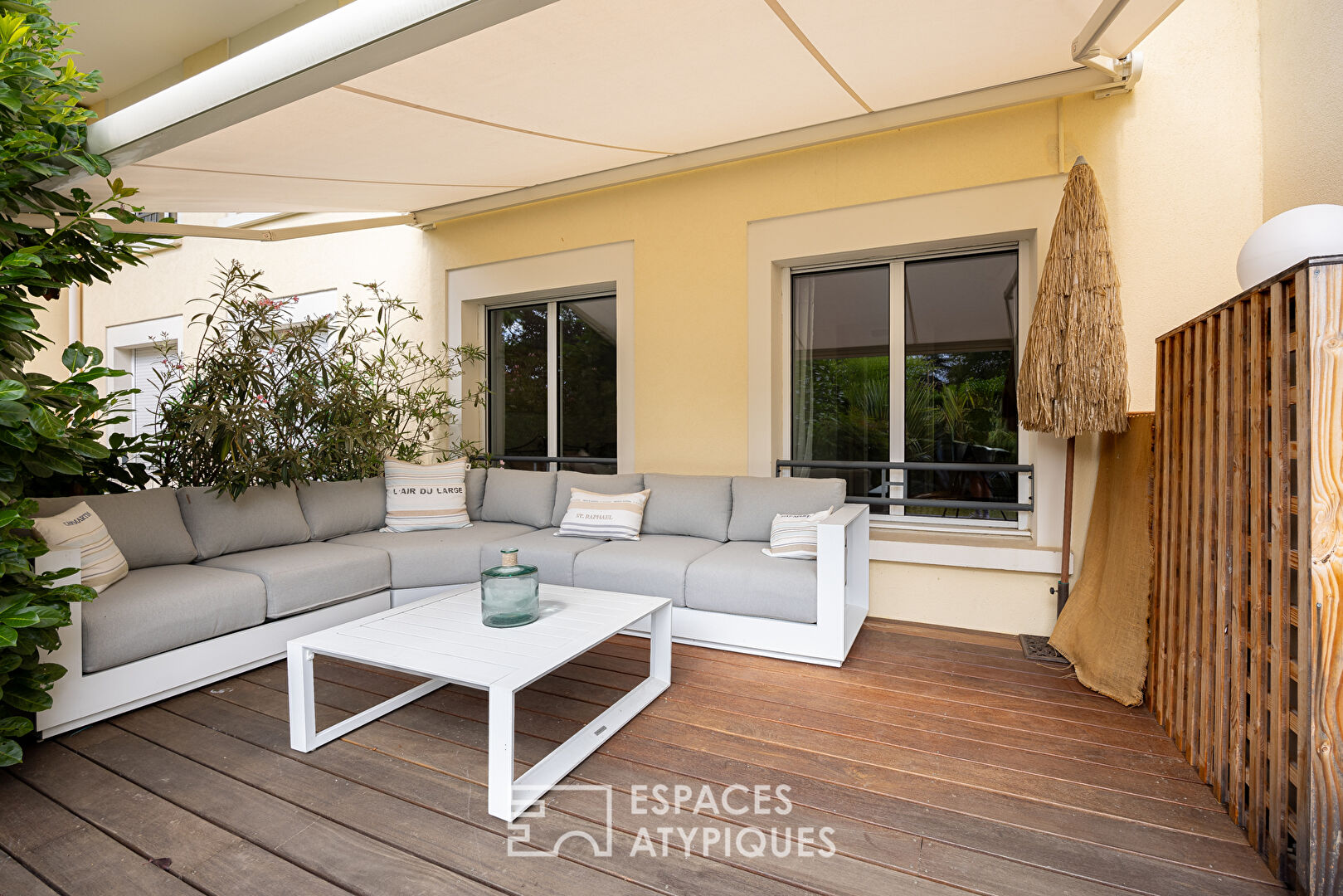 Rez-de-jardin dans une résidence cossue et prisée avec tennis et piscine