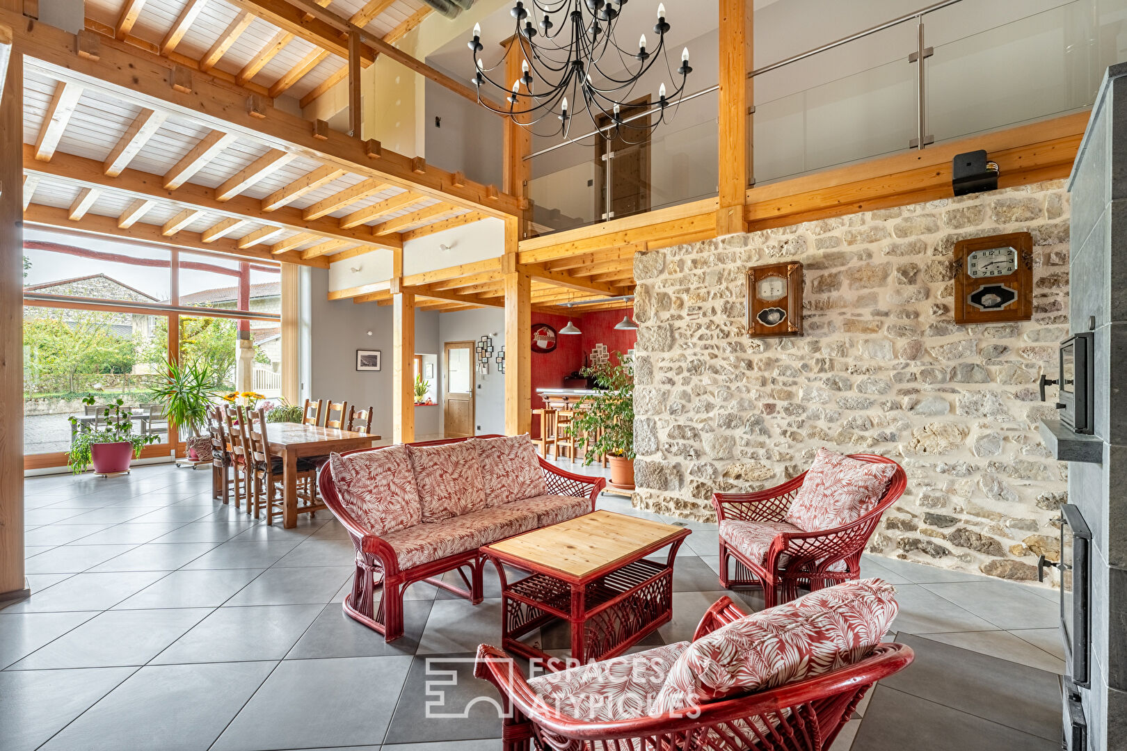 Restored character farmhouse with gîte