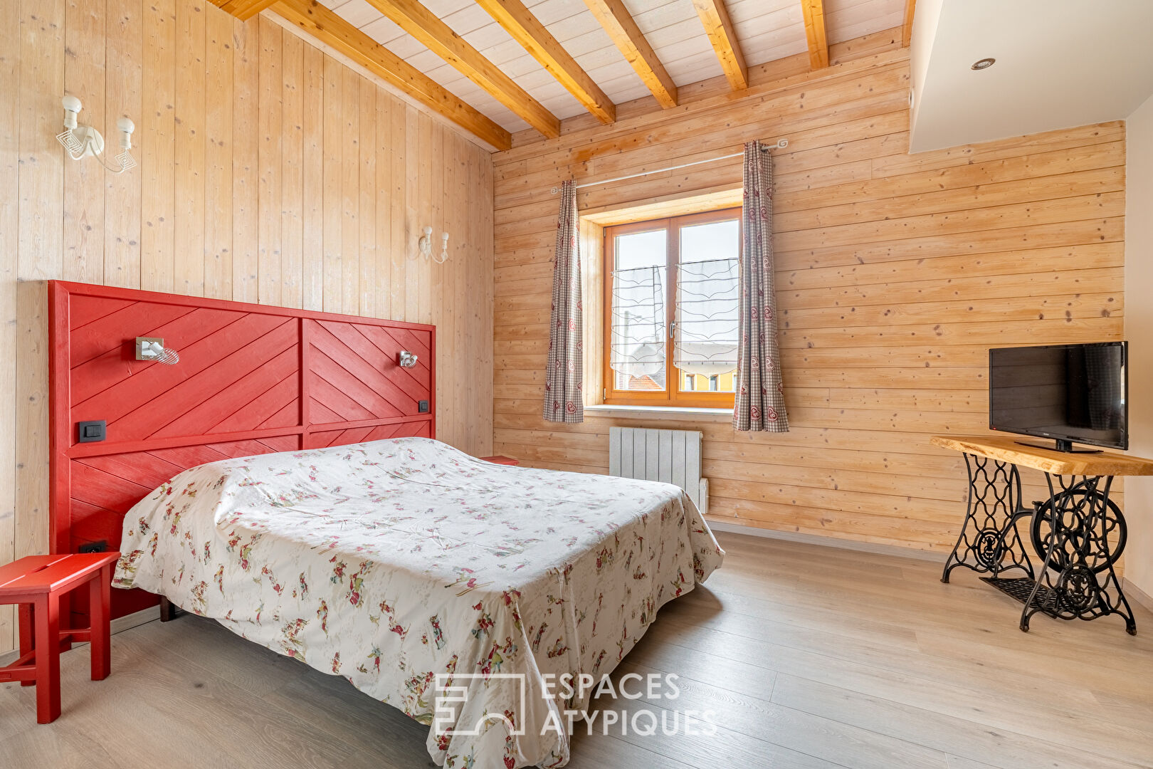 Restored character farmhouse with gîte