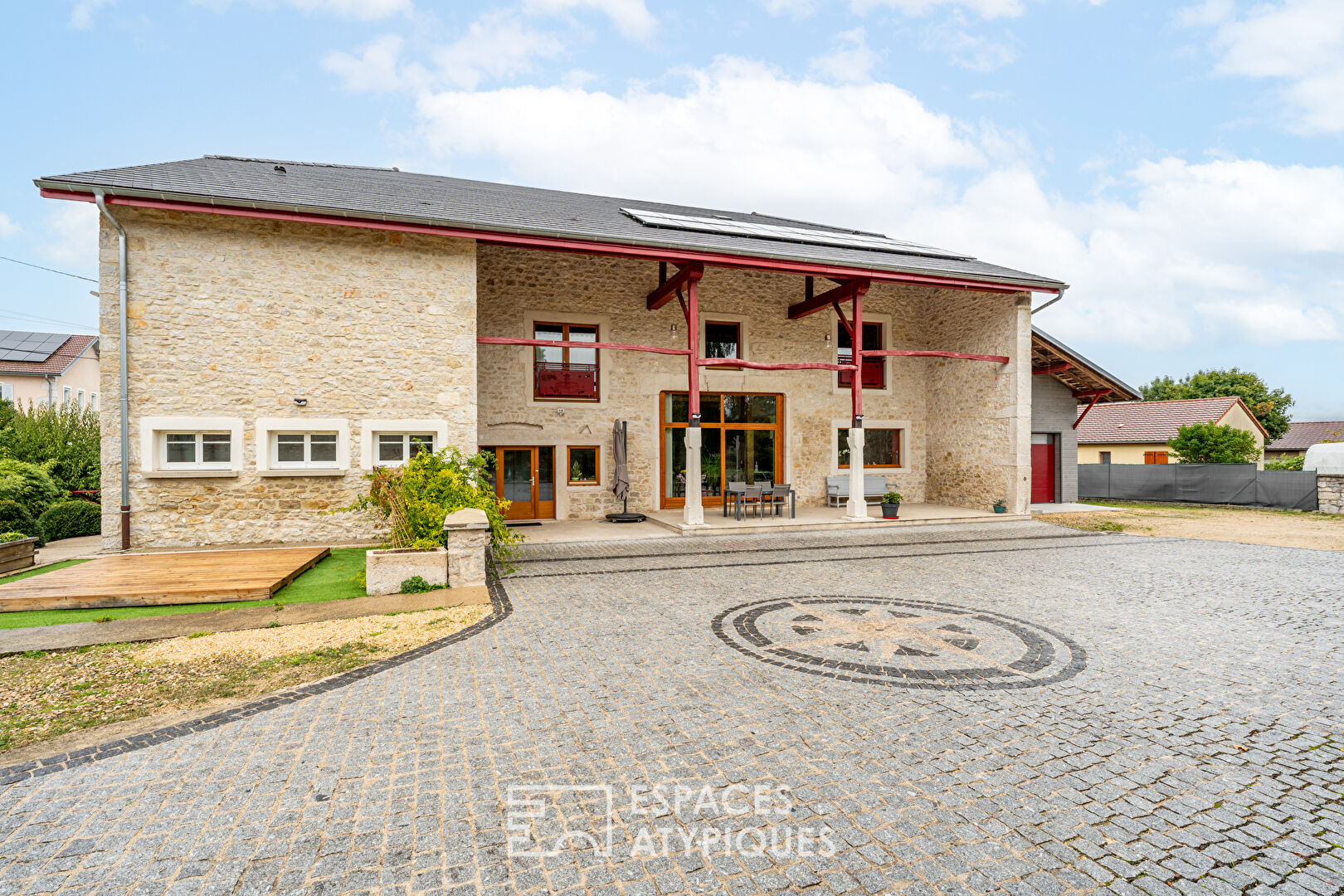 Restored character farmhouse with gîte