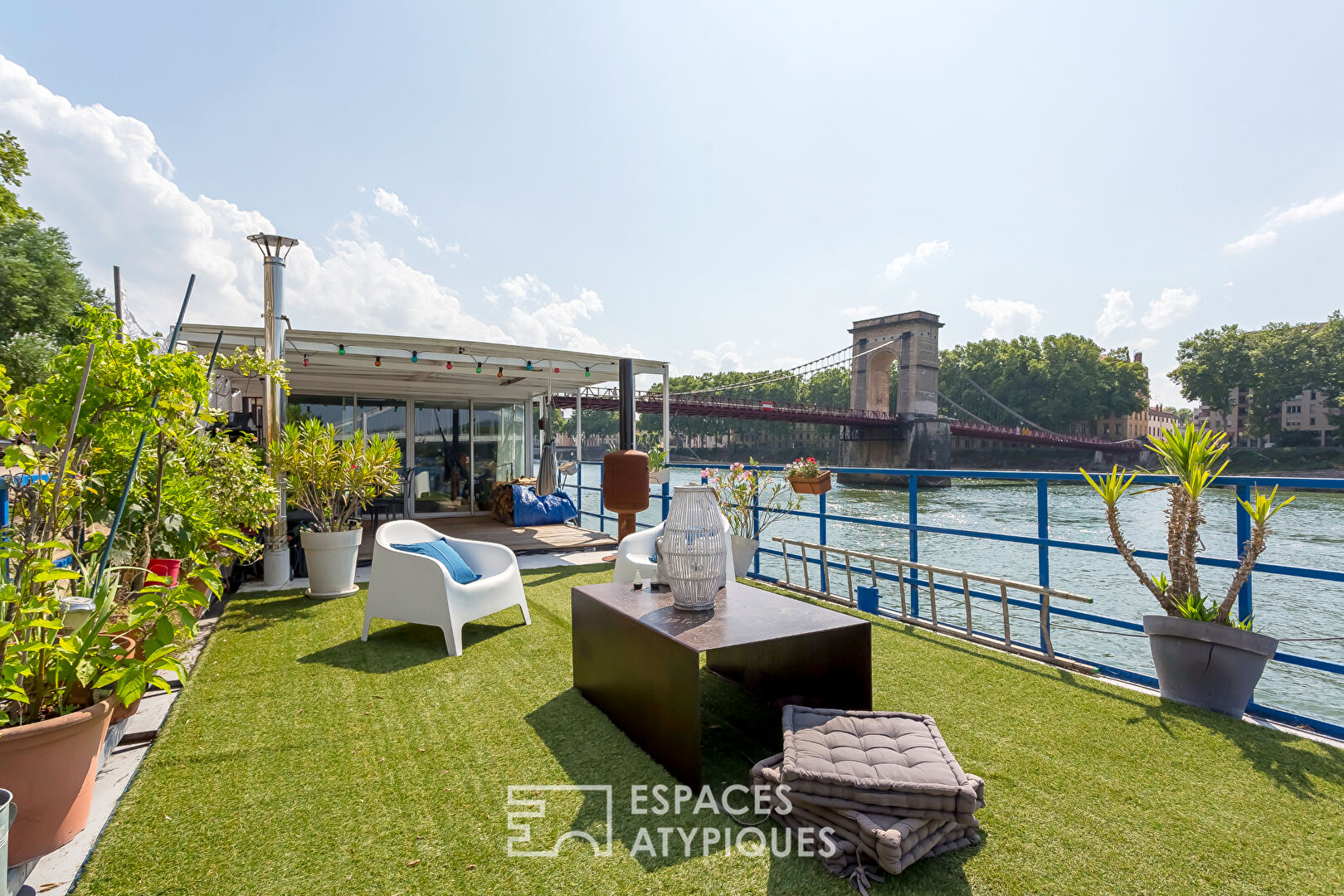 Barge in the heart of Lyon