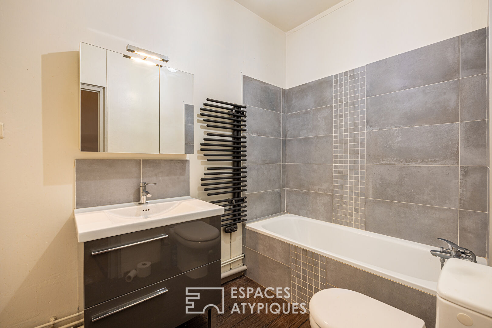 Character apartment in the heart of the Vaise district