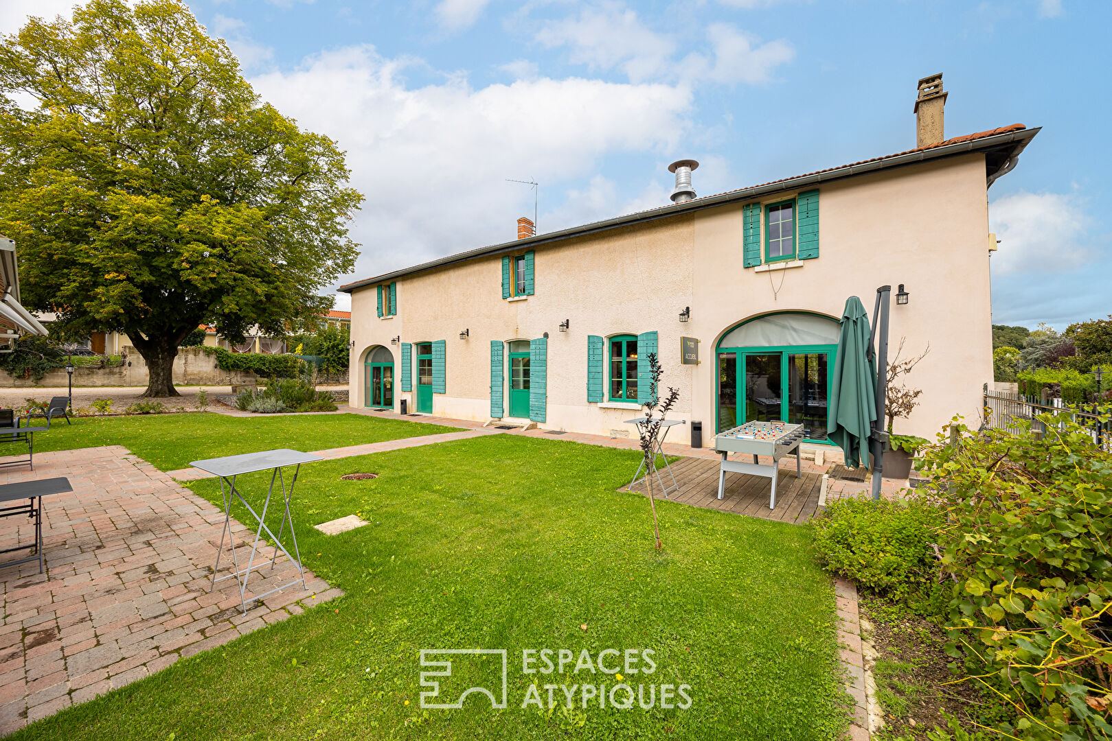 Ancien prieuré rénové à Genas