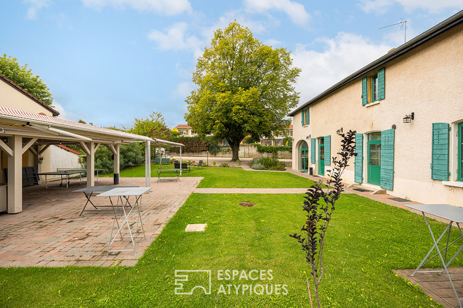 Ancien prieuré rénové à Genas