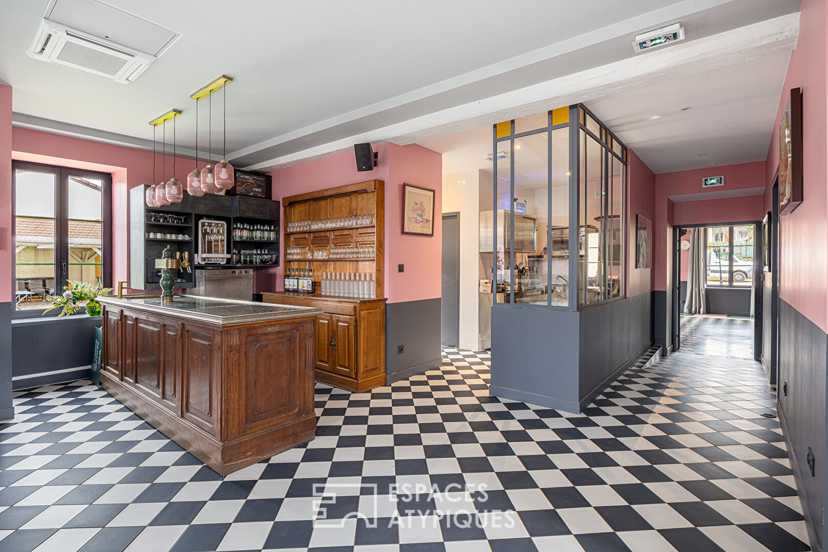 Ancien prieuré rénové à Genas