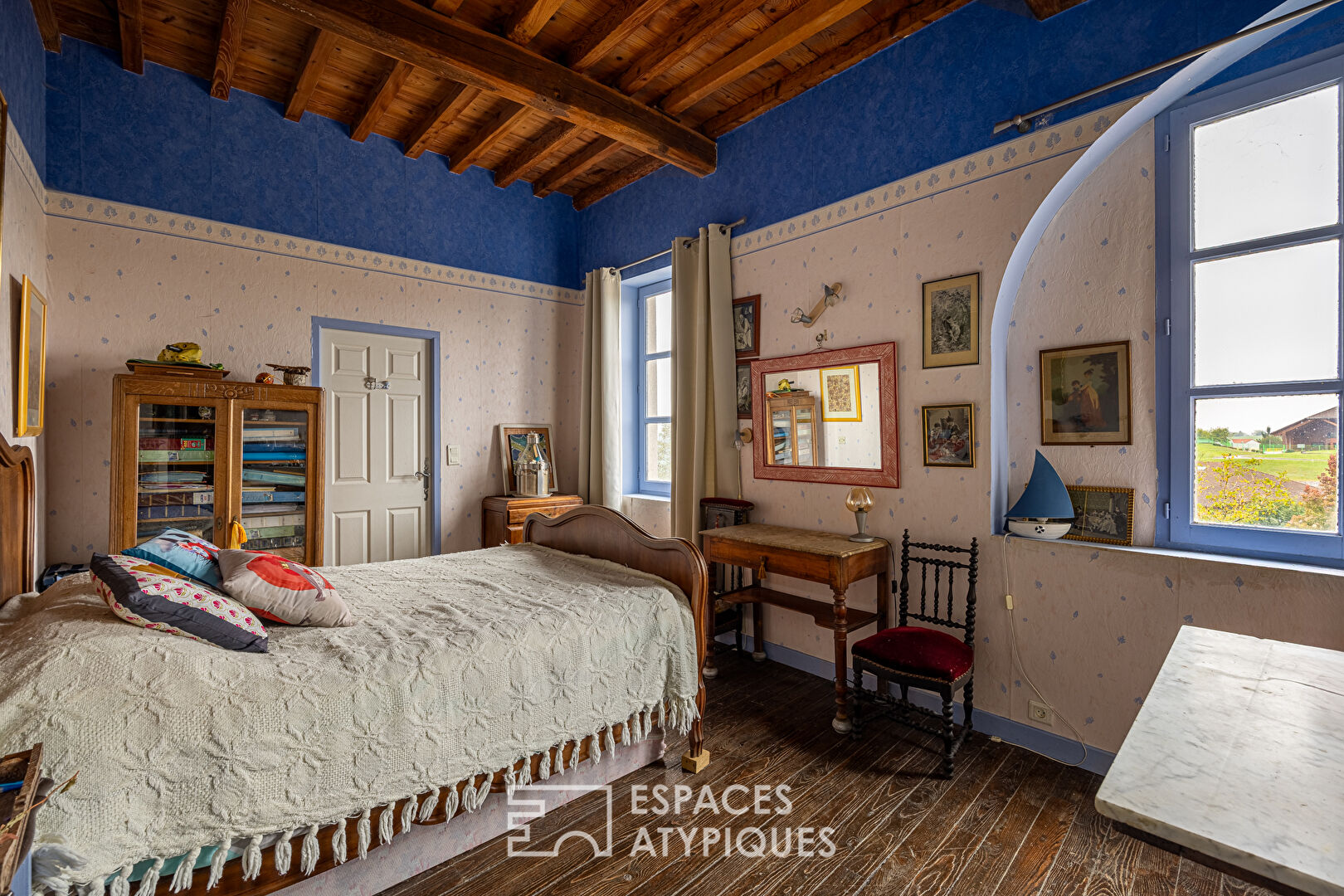 Ancienne École de 1832 avec jardin dans un cadre bucolique