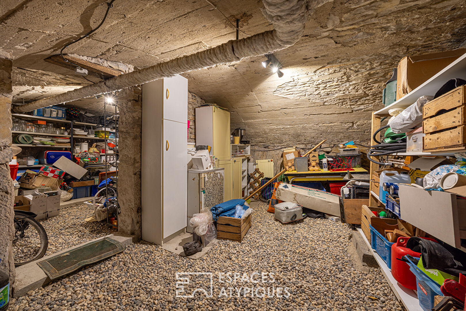 Ancienne École de 1832 avec jardin dans un cadre bucolique