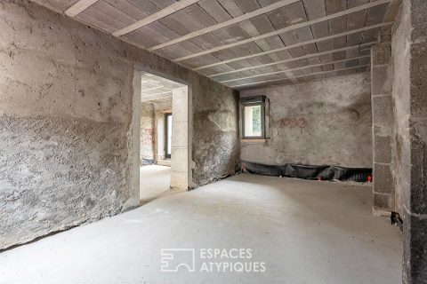 La Tour De Salvagny , plateau en rez de jardin à repenser