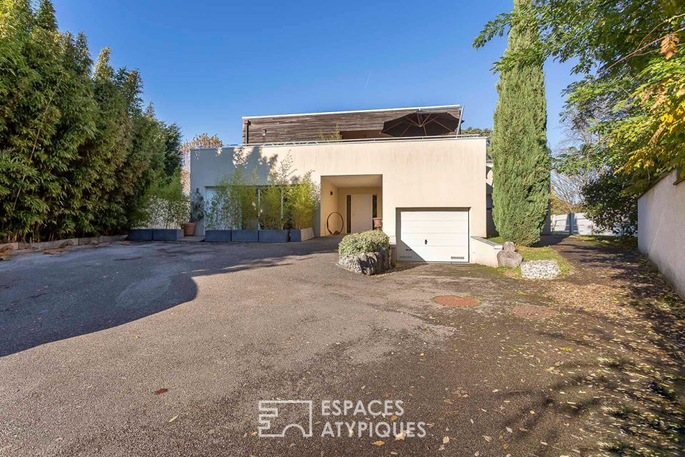 Maison contemporaine composée de trois appartements