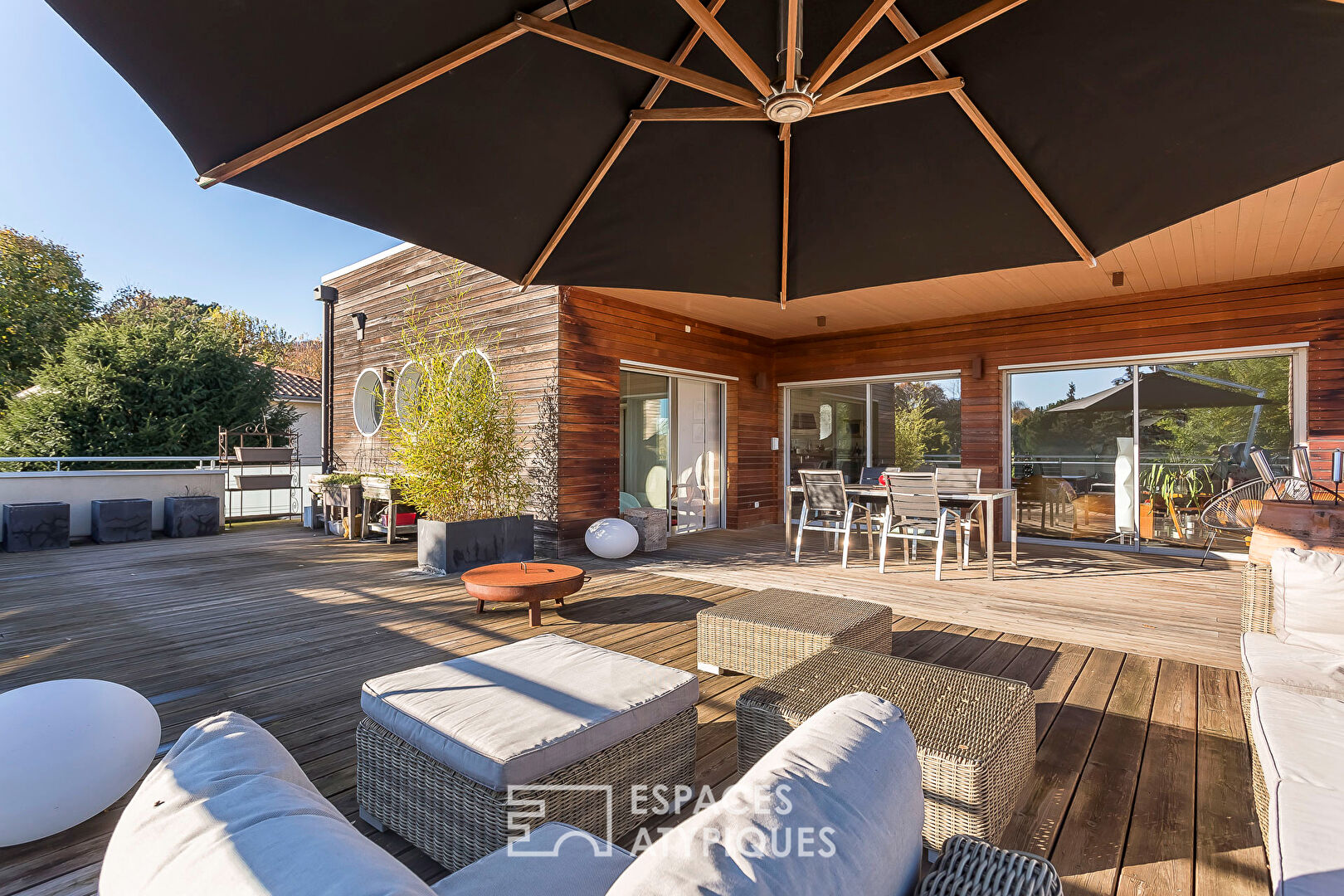 Maison contemporaine composée de trois appartements