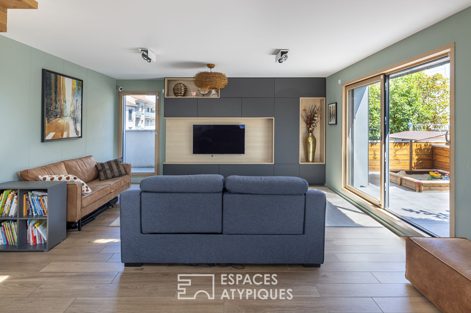 Exceptional rooftop with terraces and swimming pool