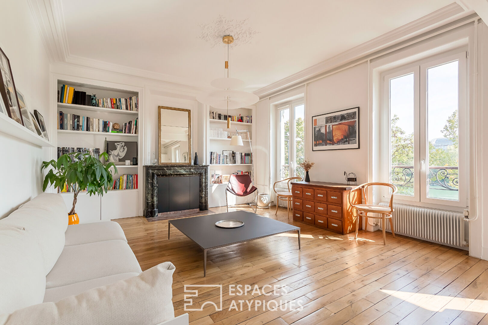 Apartment renovated by an architect with a view of the Rhône