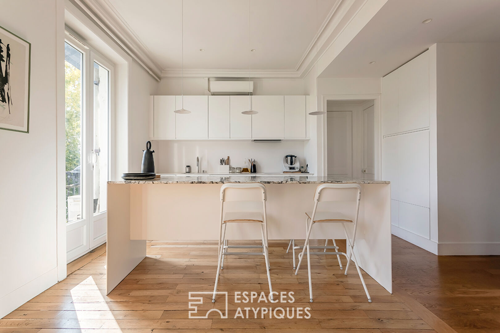 Apartment renovated by an architect with a view of the Rhône